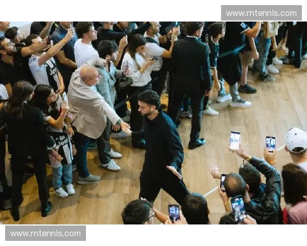 国际米兰青年队崛起之路探秘意大利蓝黑新星的成长与荣耀 国际米兰青年队崛起之路探秘意大利蓝黑新星的成长与荣耀