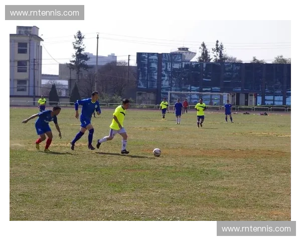 激情四射的公司足球友谊赛盛典点燃团队协作与奋斗新无限澎湃活力 激情四射的公司足球友谊赛盛典点燃团队协作与奋斗新无限澎湃活力