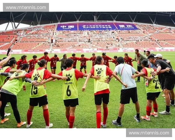 肇庆足球比赛点燃城市激情展现各路球队技战术风采盛况空前赛事盛典潮 肇庆足球比赛点燃城市激情展现各路球队技战术风采盛况空前赛事盛典潮